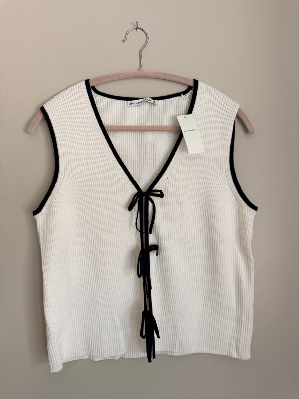 NWT Abercrombie & Fitch White Ribbed Tank with Black Trim and Front Ties, size M